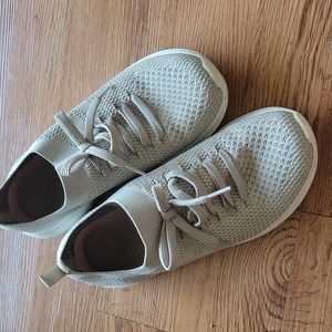 Guc tan slip on sketchers